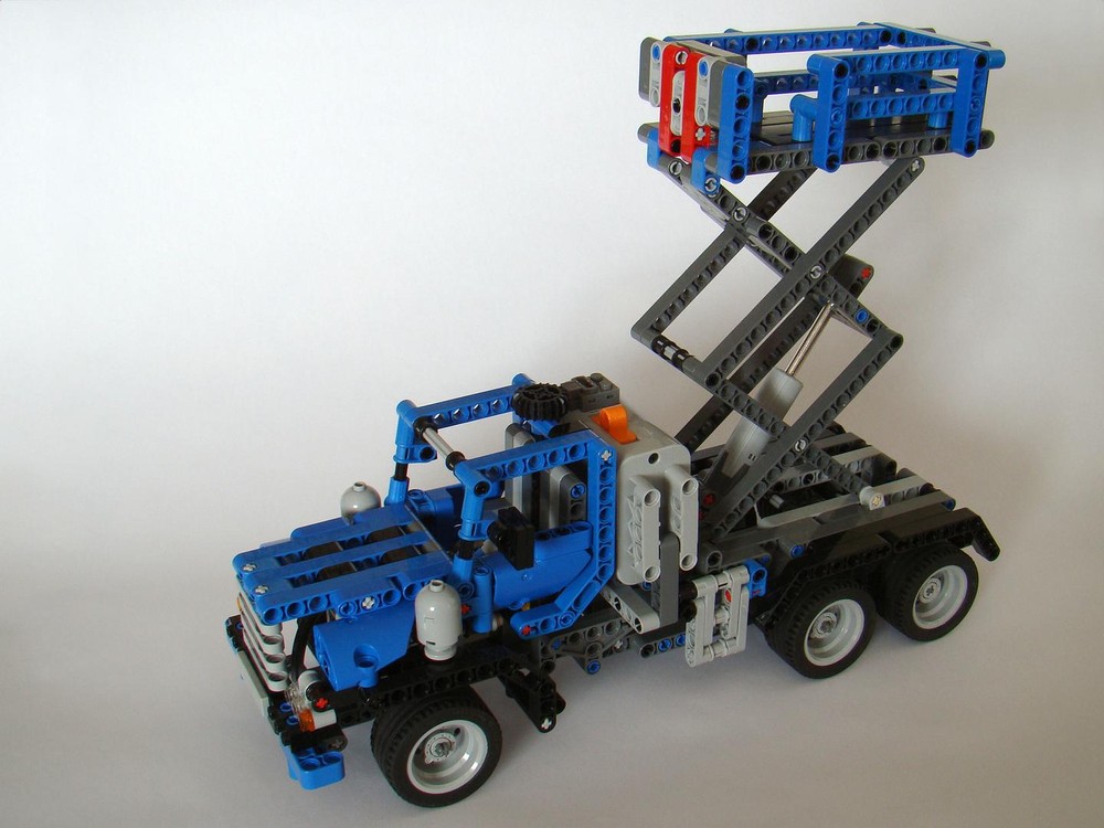 Lego 8052: Truck with Work Platform