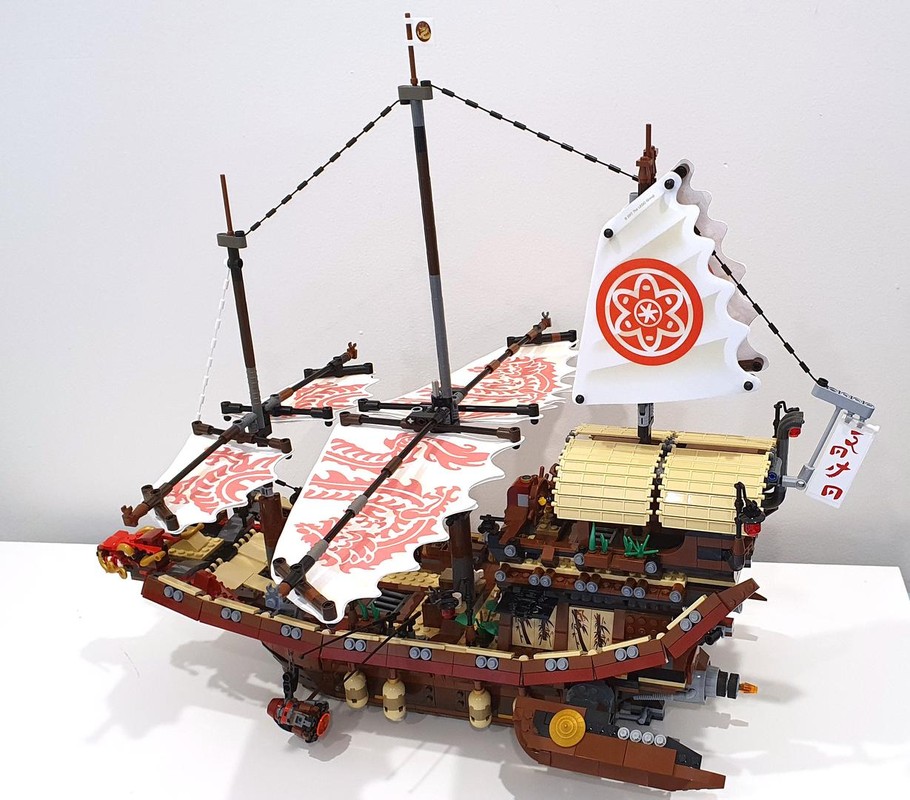 Lego Destiny's Bounty - Sails and Engines