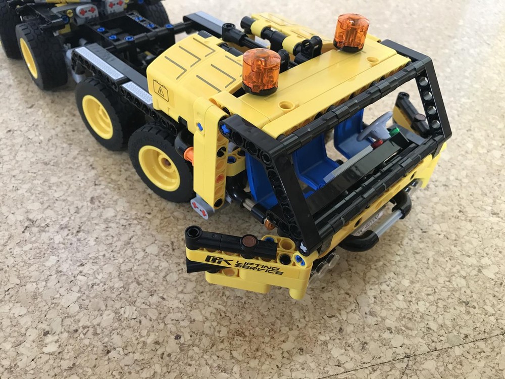 Lego 42108 openable doors