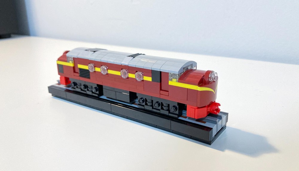 Lego MR 20 Class Diesel Locomotive (4-Studs Wide)