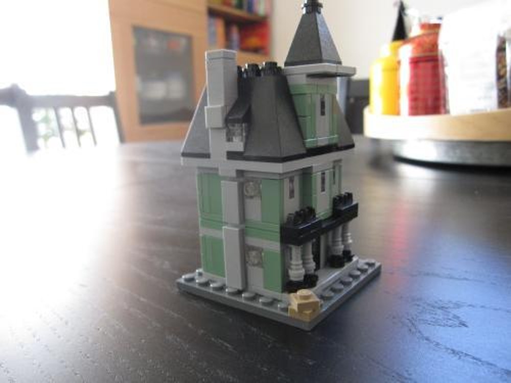 Lego Micro Haunted House
