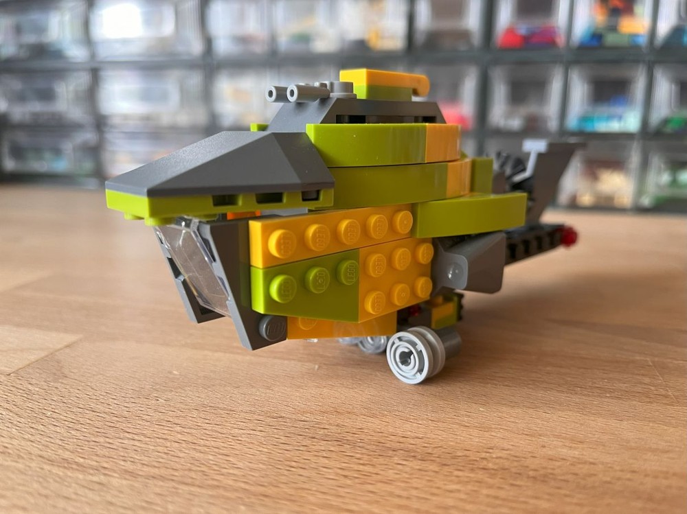 Lego Dropship - 31092 alternate