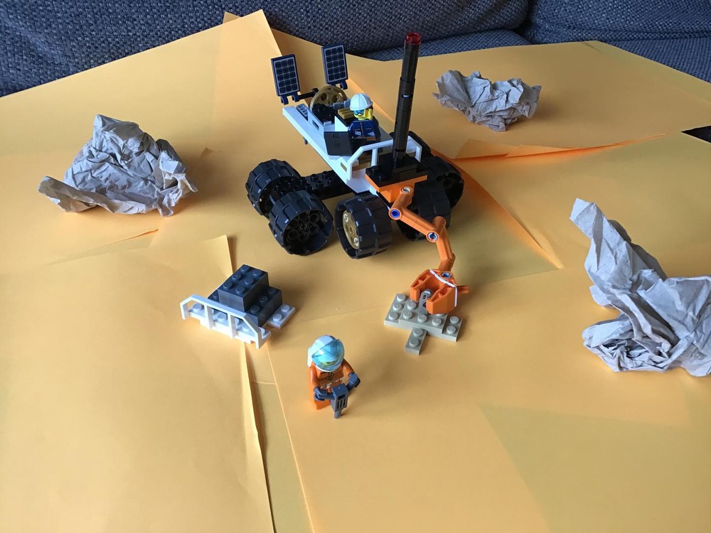 Lego Sideways mars rover