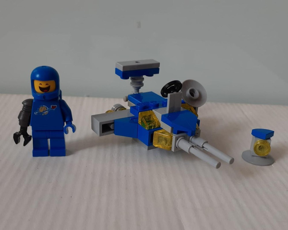 Lego Benny's Mini Spaceship!