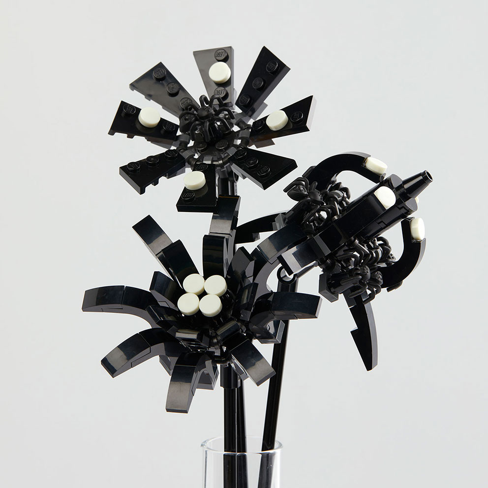 Lego Black Spiders Flower Pack