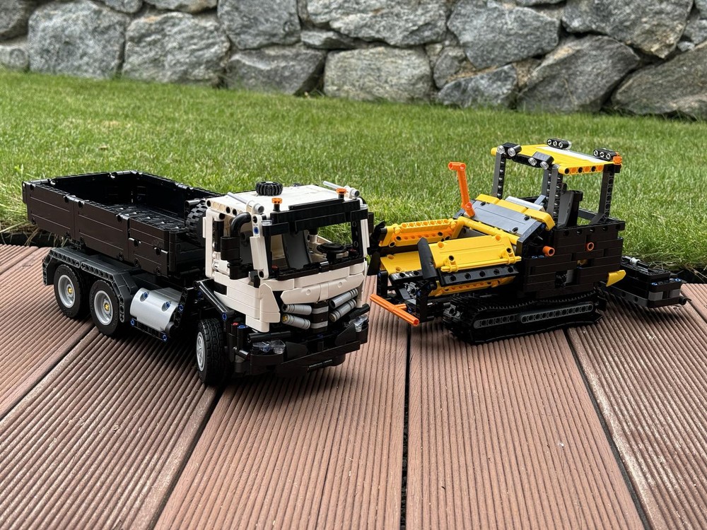 Lego 42175 B-MODEL IVECO T-way Tipper with ASPHALT PAVER