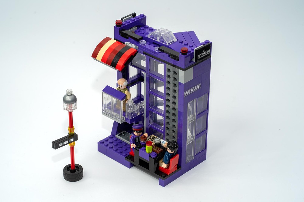 Lego Knight Bus Cafe