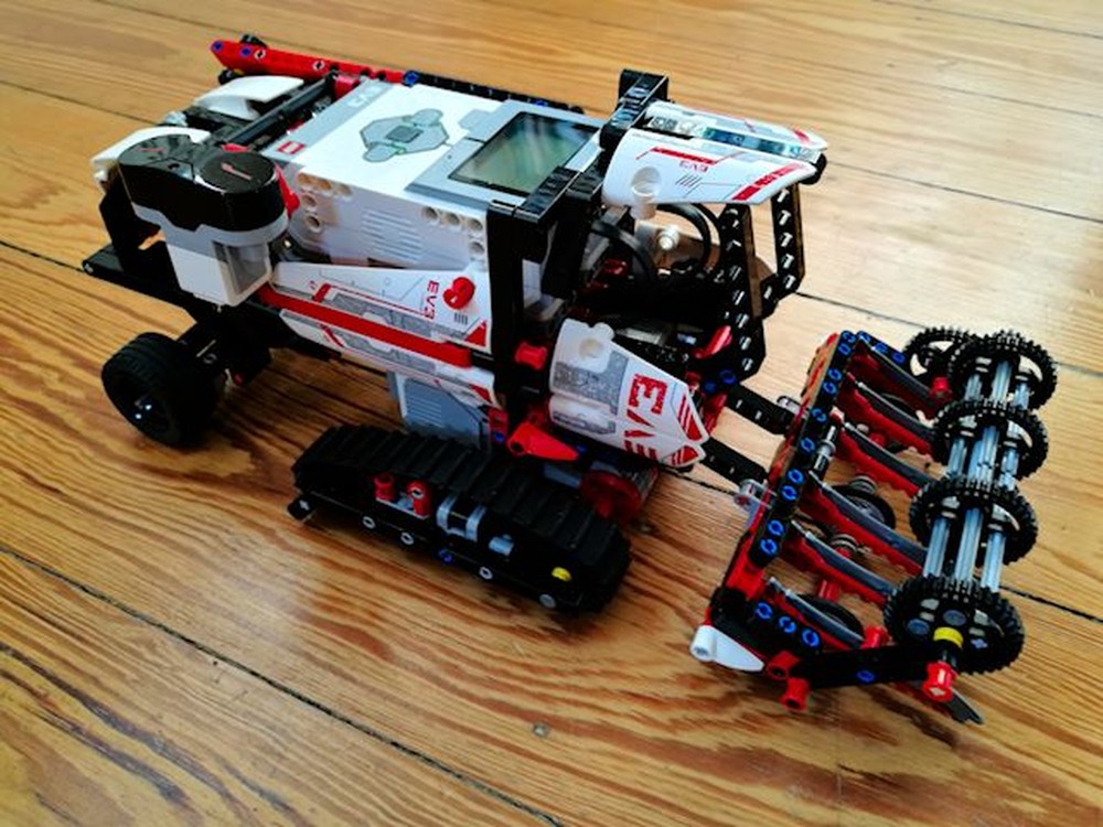 Lego C-HARV3ST3R