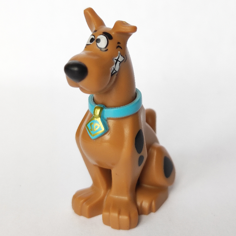 Lego Scooby-Doo Sitting Down with Scared, Clenched Teeth