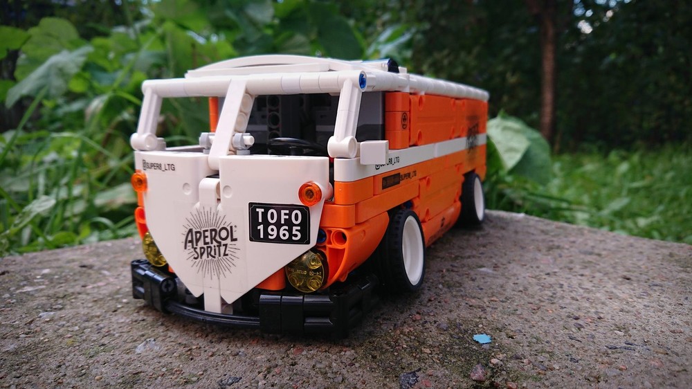 Lego Volkswagen T1 - dropped stance van