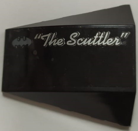 Lego Wedge 4 x 4 Triple Curved No Studs with Batman Logo, Silver Script '"The Scuttler"' Pattern Model Left Side (Sticker) - Set 70908