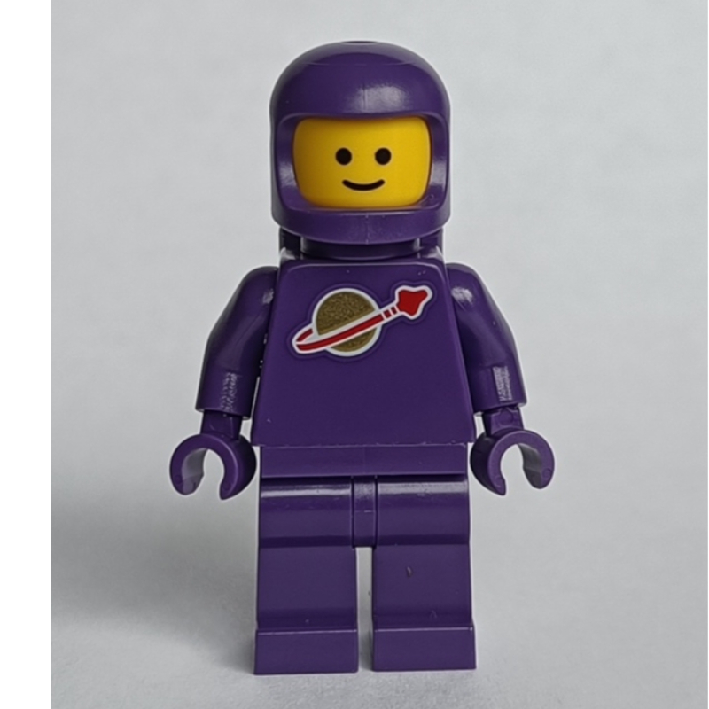Lego Classic Spaceman, Dark Purple with Airtanks (The Dreamer)