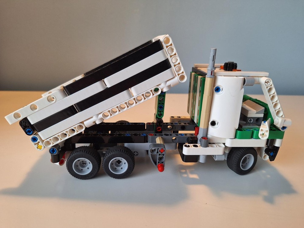 Lego 42167 alt Mack Dumptruck