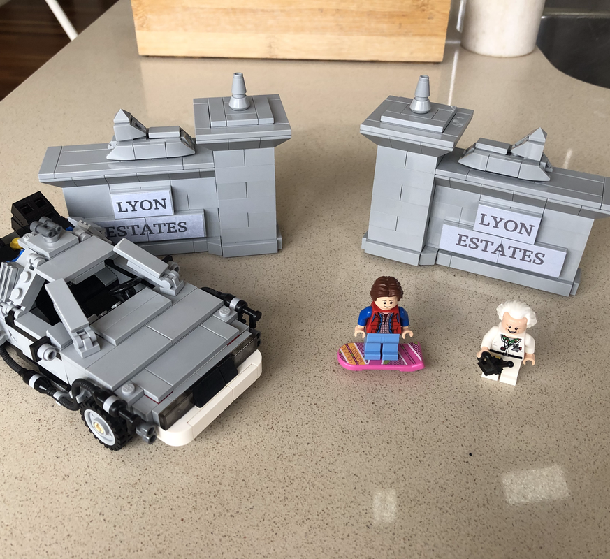 Lego Back To The Future Lyon Estates Gates