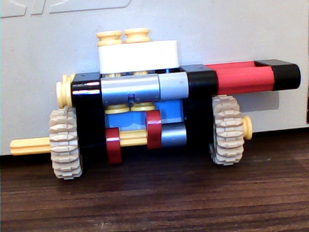 Lego 2 cyclinder engine