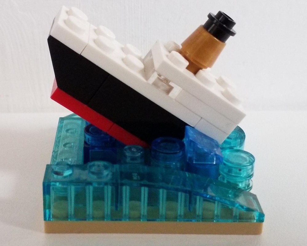 Lego Sinking Titanic