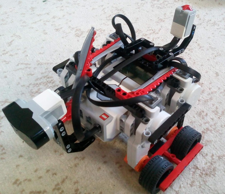 Lego Simple 4 motors robot (EV3+NXT)