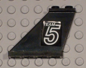 Lego Tail 4 x 1 x 3 with White 'TEAM 5' Pattern on Left Side (Sticker) - Set 5581