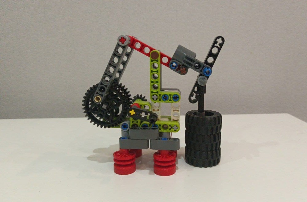 Lego Oil Pumpjack (42102 Alternative)