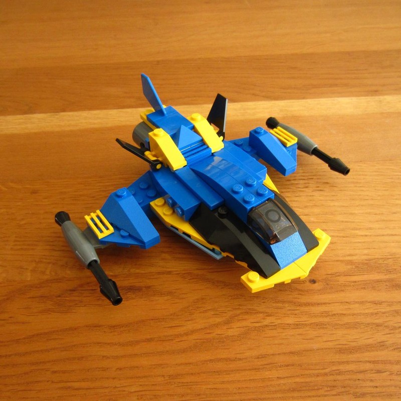 Lego 4882 Tau cruiser