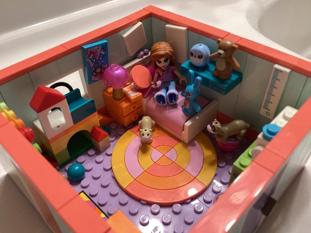 Lego Sewing Kid Bedroom