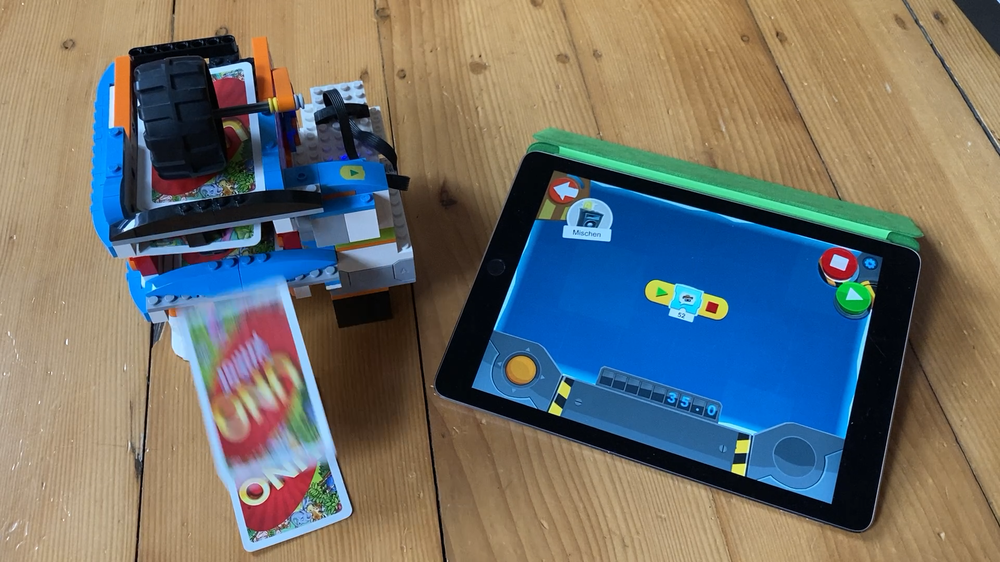 Lego Boost Card Shuffler