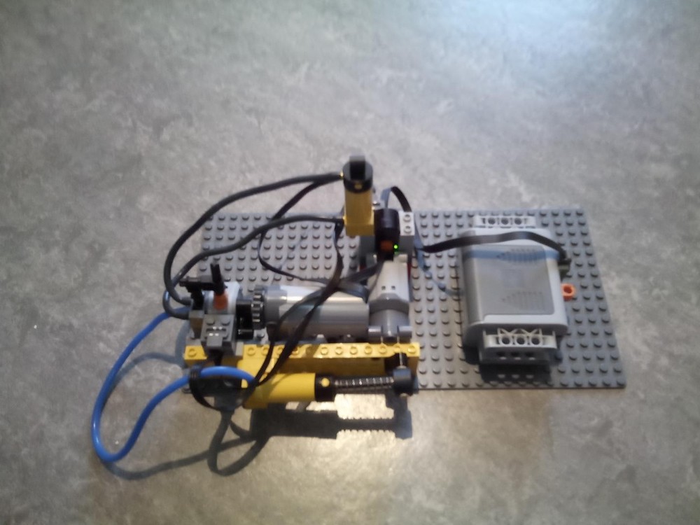 Lego Pneumatic RC switch and compressor