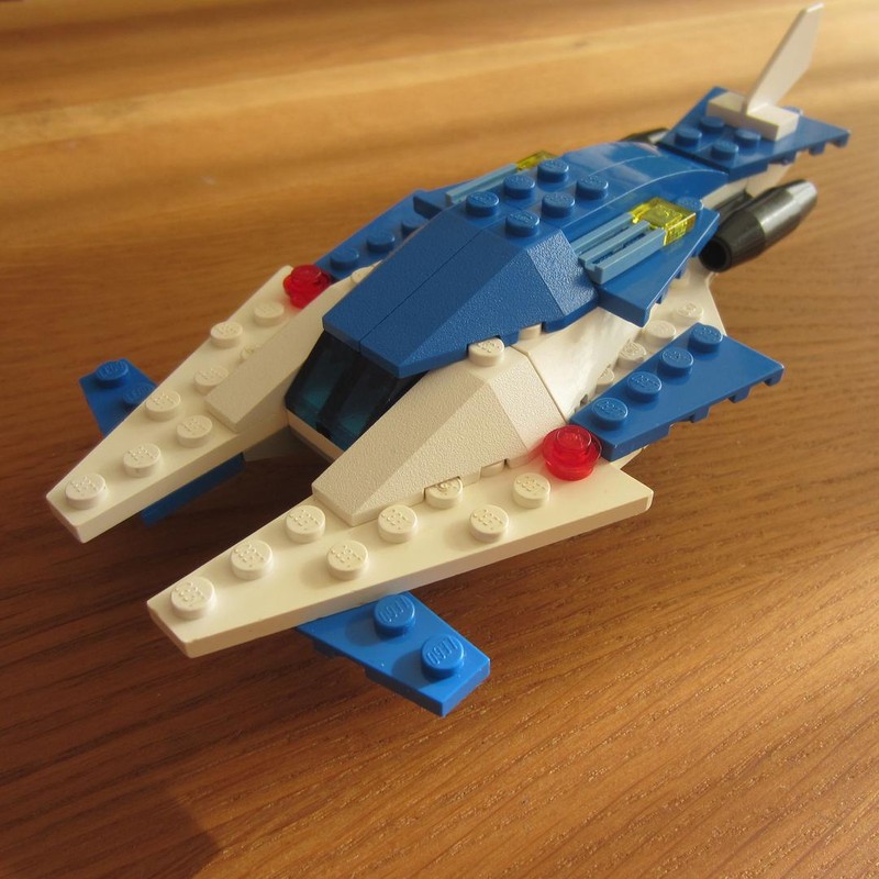 Lego 4098 Stringray cruiser