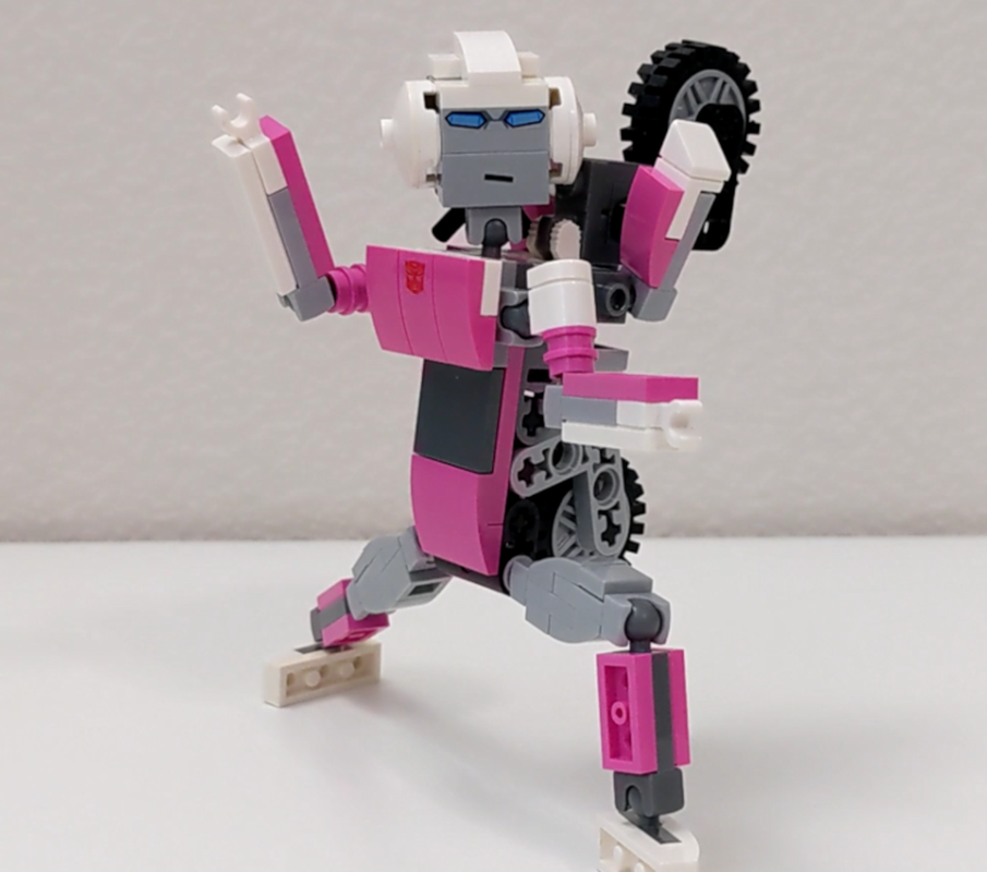 Lego Transformers G1 - Arcee (Fully Transformable)