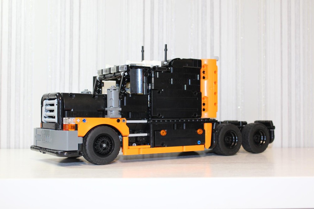 Lego Orange truck