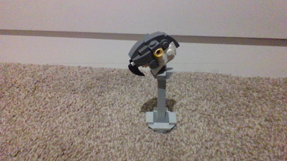 Lego Collectable Bird Heads: Peregrine Falcon