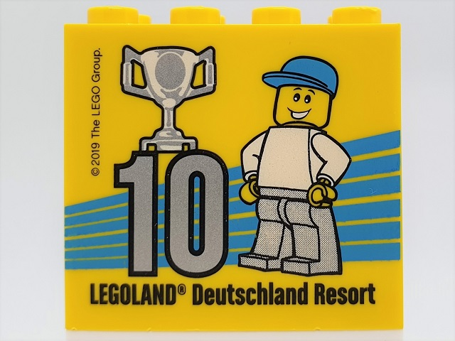 Lego Brick 2 x 4 x 3 with Besuchsmeister 10 Silver 2019 Legoland Deutschland Resort Pattern