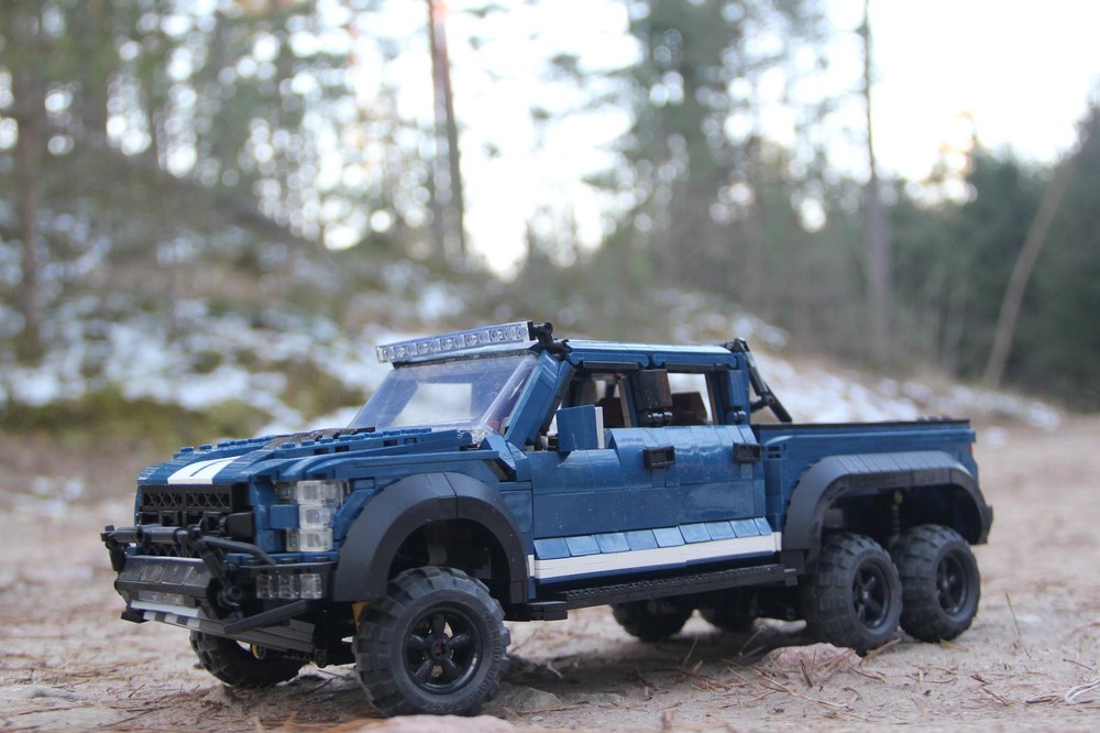 Lego Ford Hennecy Velociraptor 6x6