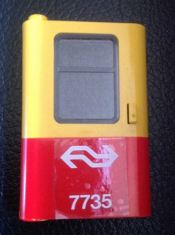 Lego Door 1 x 4 x 5 Train Left, Thin Support at Bottom with Red Bottom Half and White Dutch NS '7735' Pattern (Sticker) - Set 7735 / Yellow