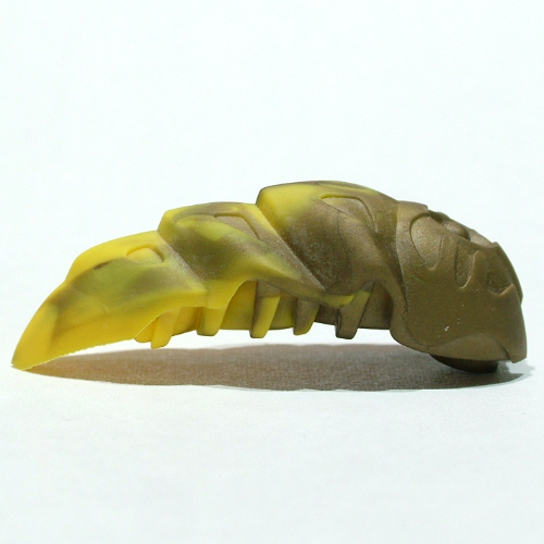 Lego Large Figure Accessory, Rahkshi Kraata Stage 3 with Marbled Yellow Tail Pattern / Flat Dark Gold