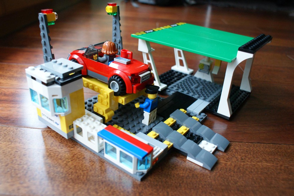 Lego Mechanic with petrol station