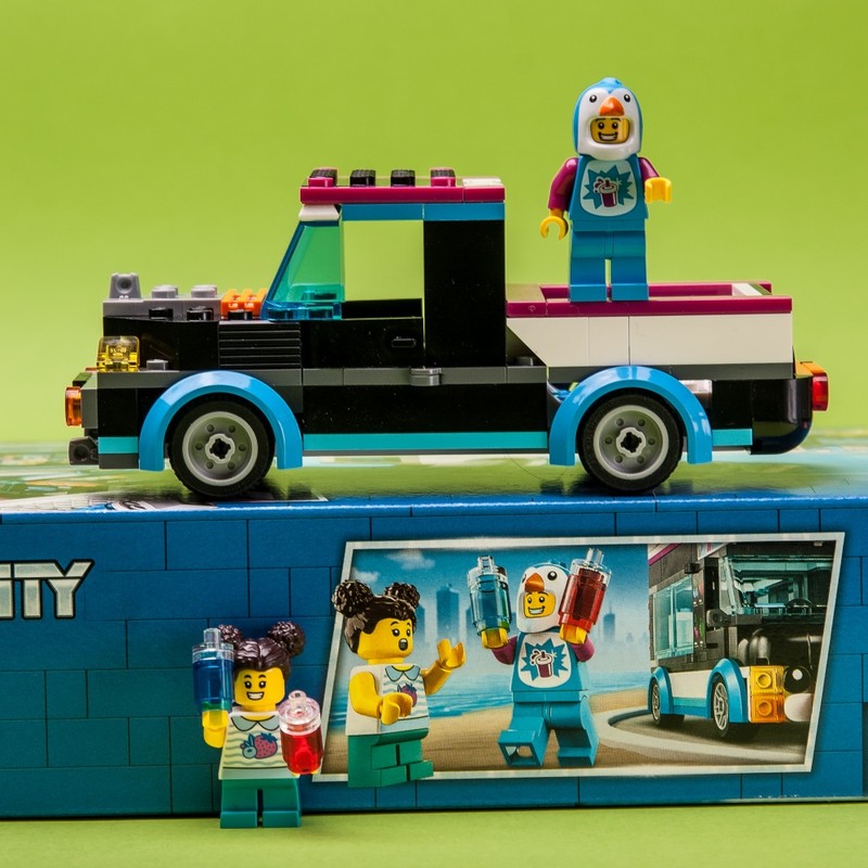 Lego 60384 Penguin's Pickup