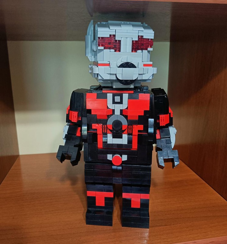 Lego Giant Ant-Man buildable figure