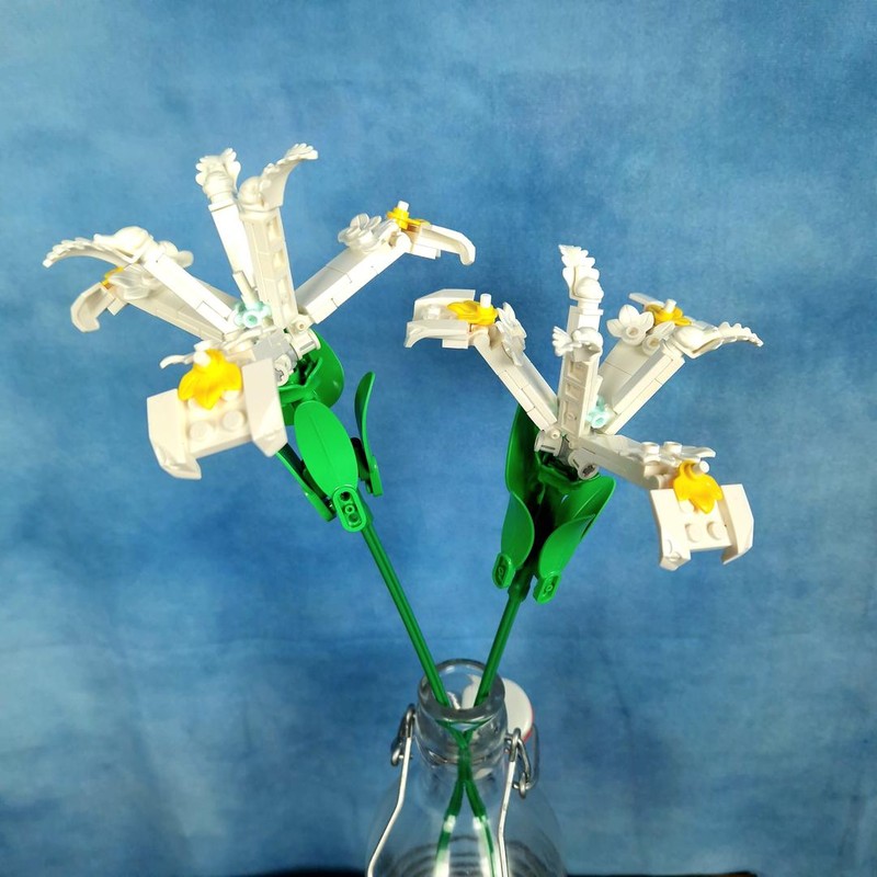 Lego Iris 'White Excelsior' flower