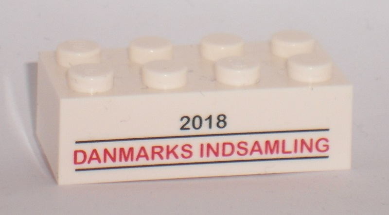 Lego Brick 2 x 4 with '2018 DANMARKS INDSAMLING' Pattern / White
