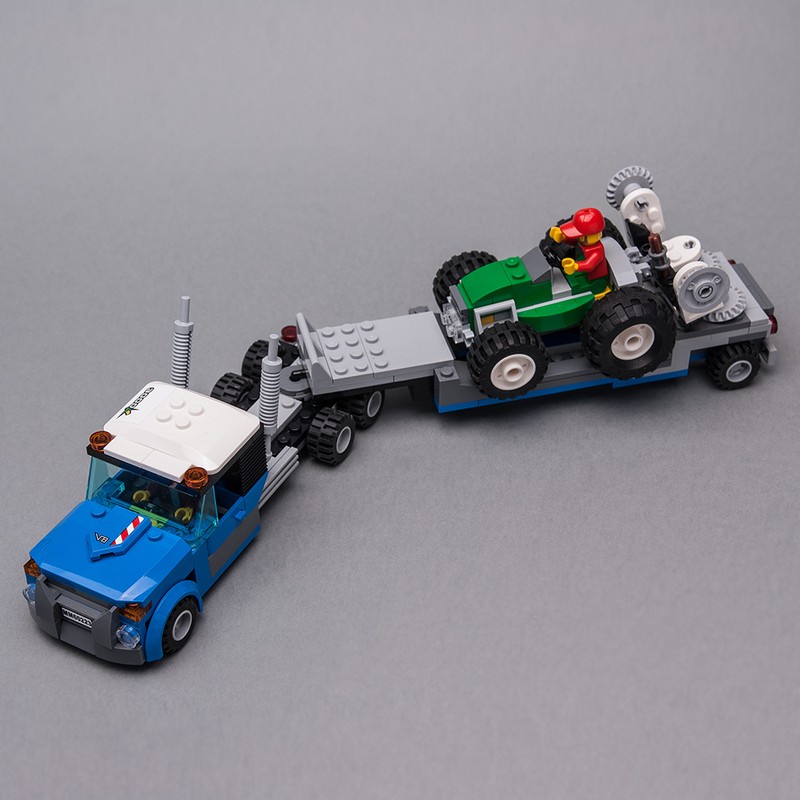Lego 60223 Semi Truck & Harvester Tractor