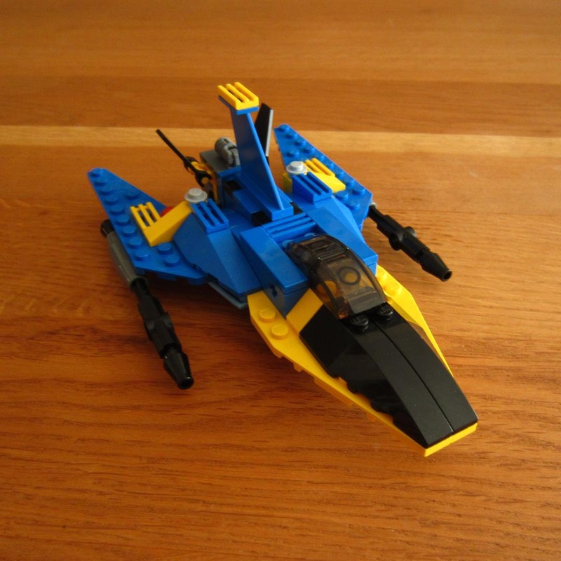 Lego 4882 Gamma cruiser
