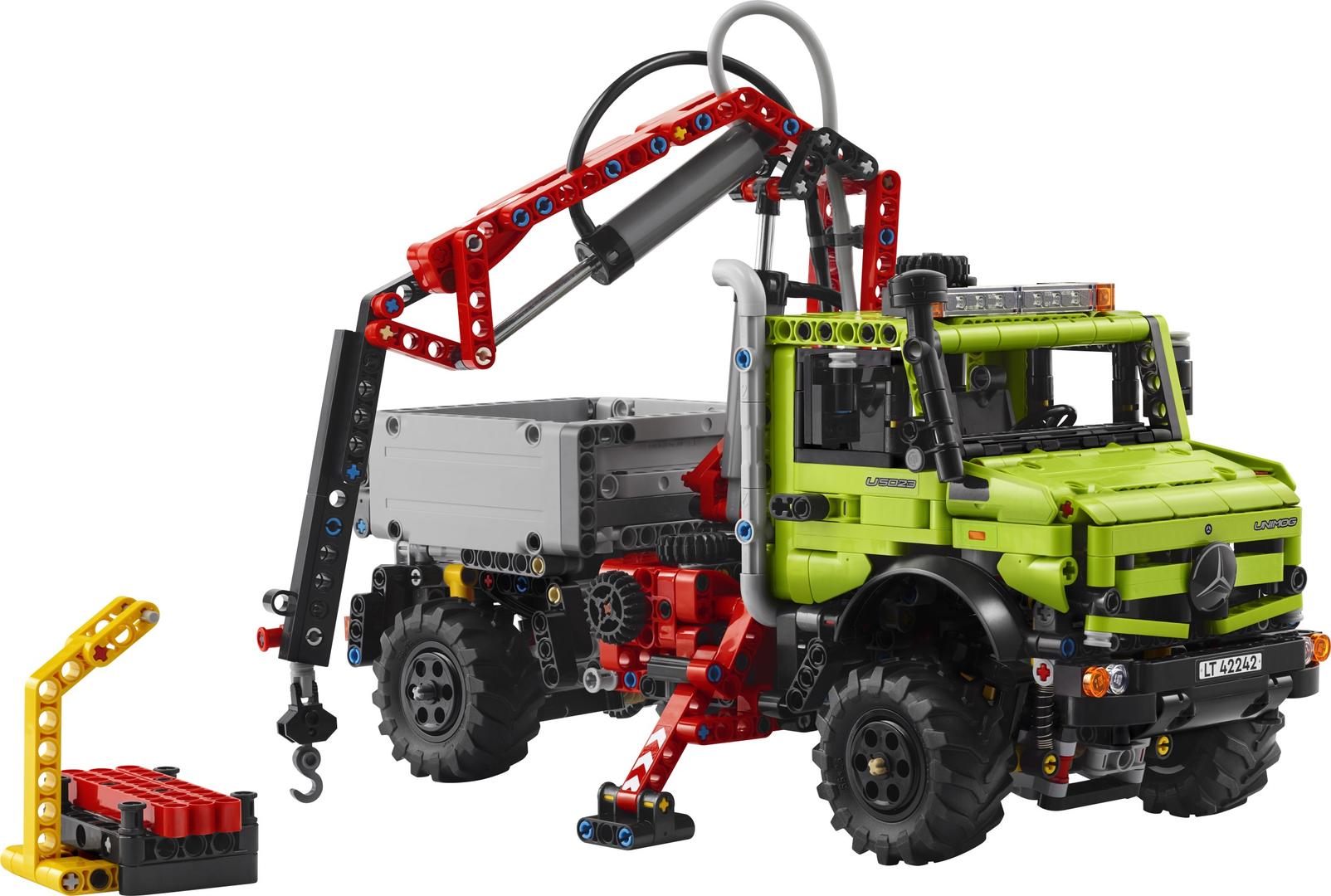 Lego Mercedes-Benz Unimog U 5023 with Crane