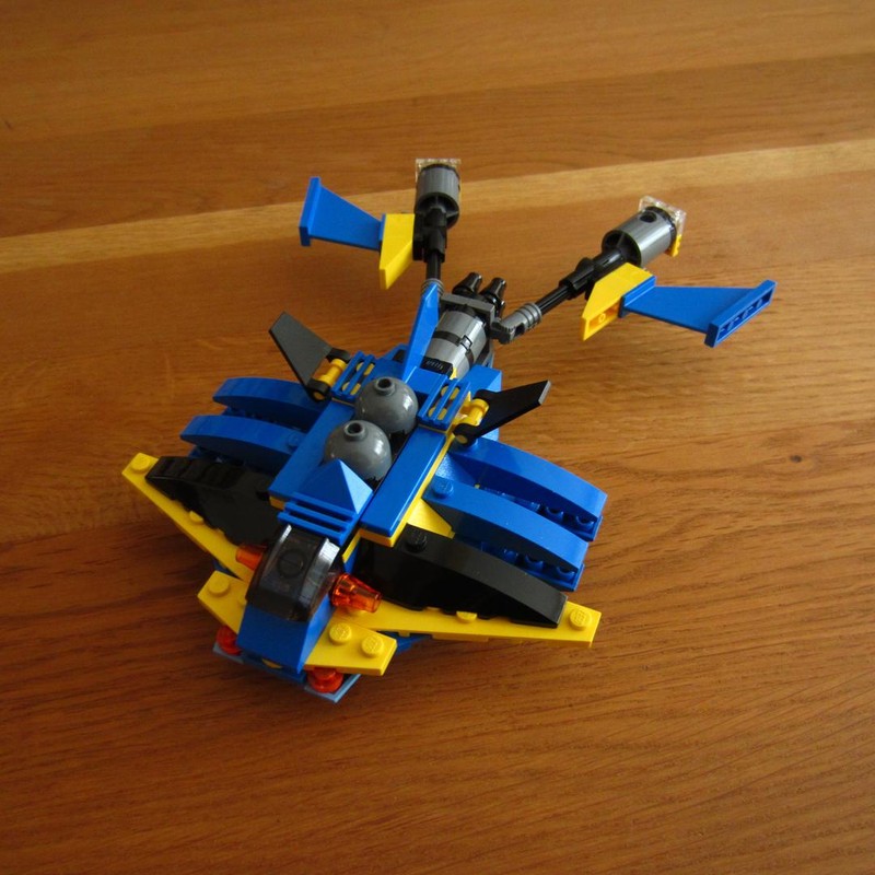 Lego 4882 Coral cruiser
