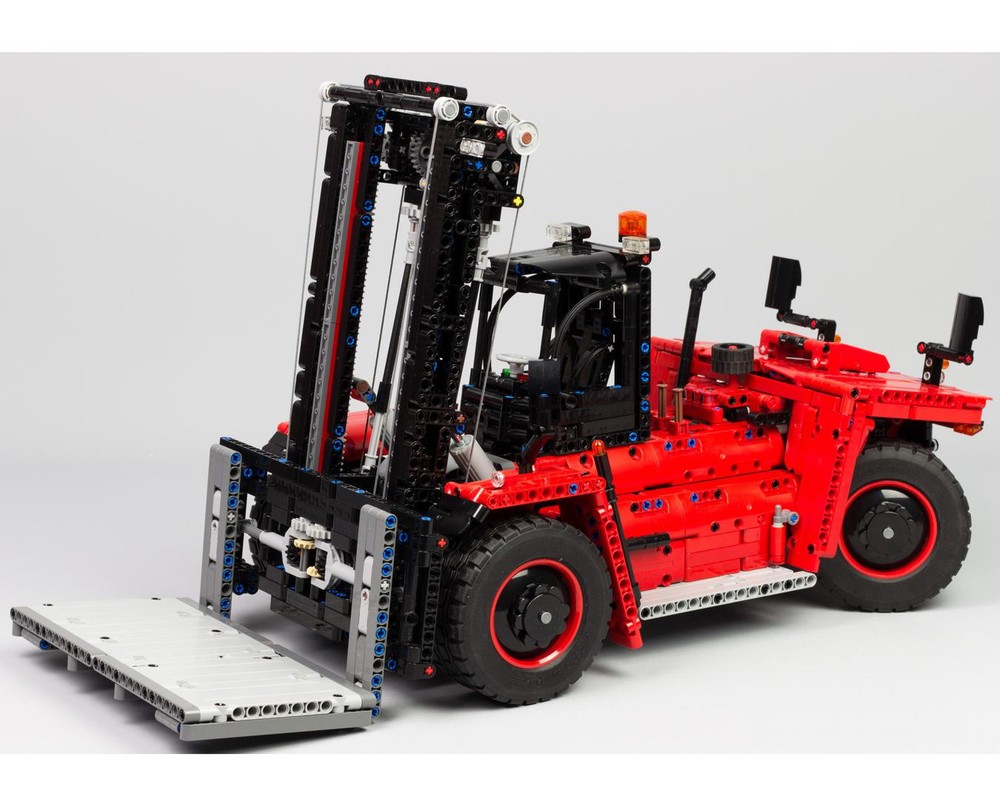 Lego 42082 Model D - Heavy Forklift Truck