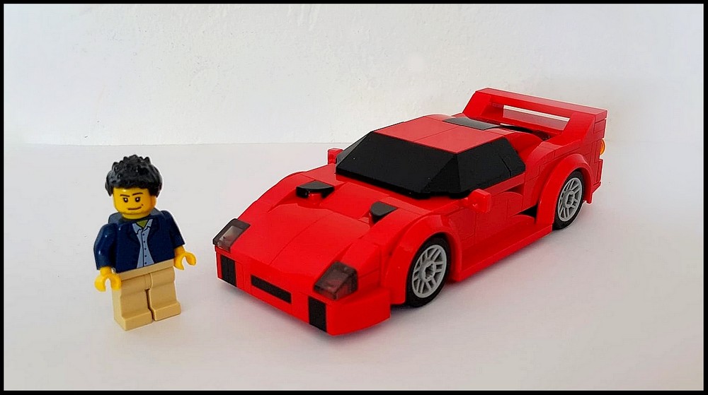 Lego 1987 Ferrari F40 in minifig scale