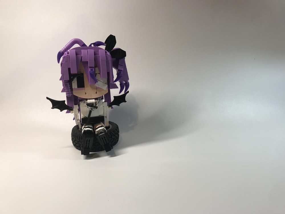 Lego easily changeable face type anime model with slim body