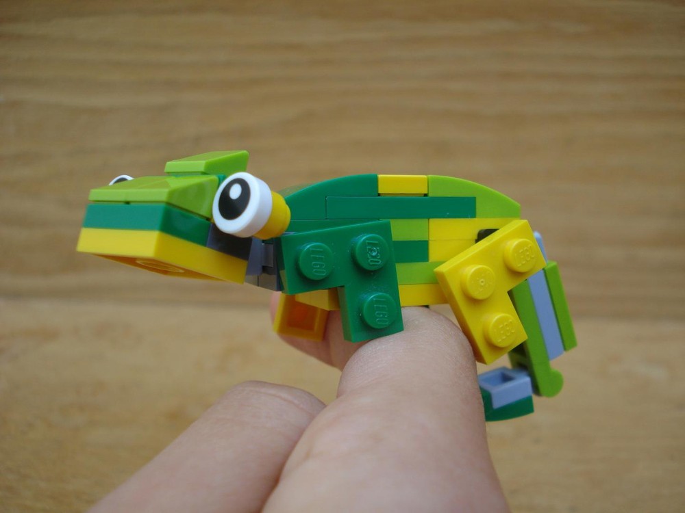 Lego Chameleon