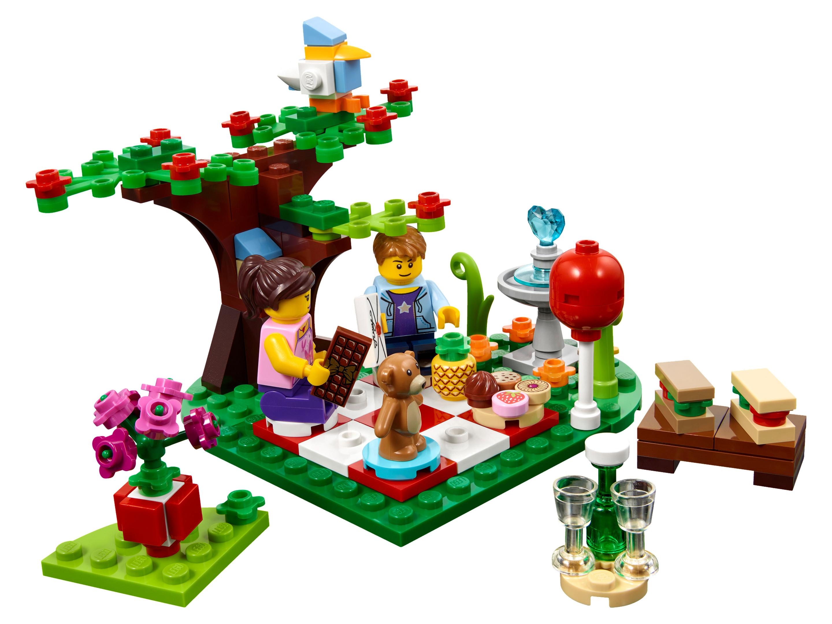 Lego Romantic Valentine Picnic
