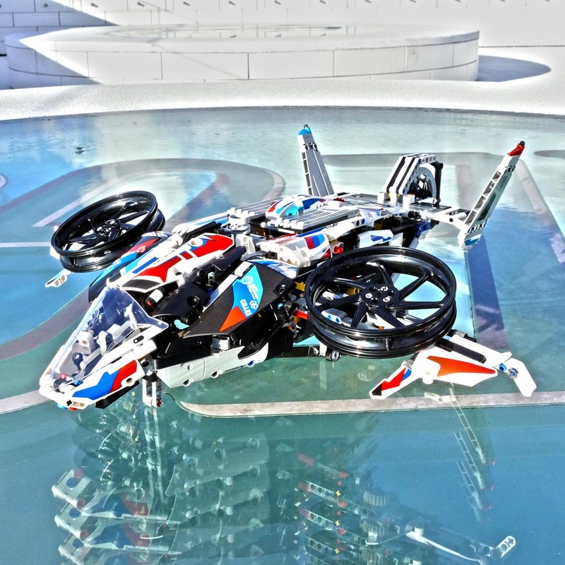 Lego BMW Dropship (42130 B-Model)
